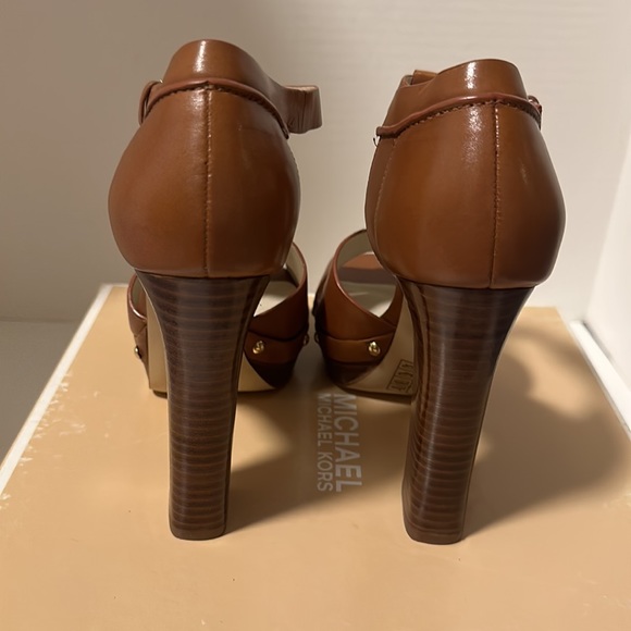 Michael Kors Beatrice Platform Leather in Luggage color Size 7- NIB - Picture 7 of 9